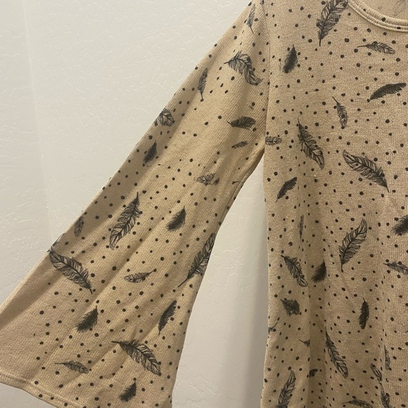 Agate Feather Polka Dot 3/4 Length Sleeve Blouse - Picture 3 of 4